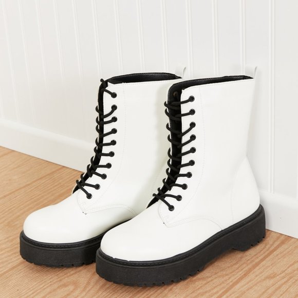 WeeBoo Big Steps Platform Combat Boots - Picture 9 of 10